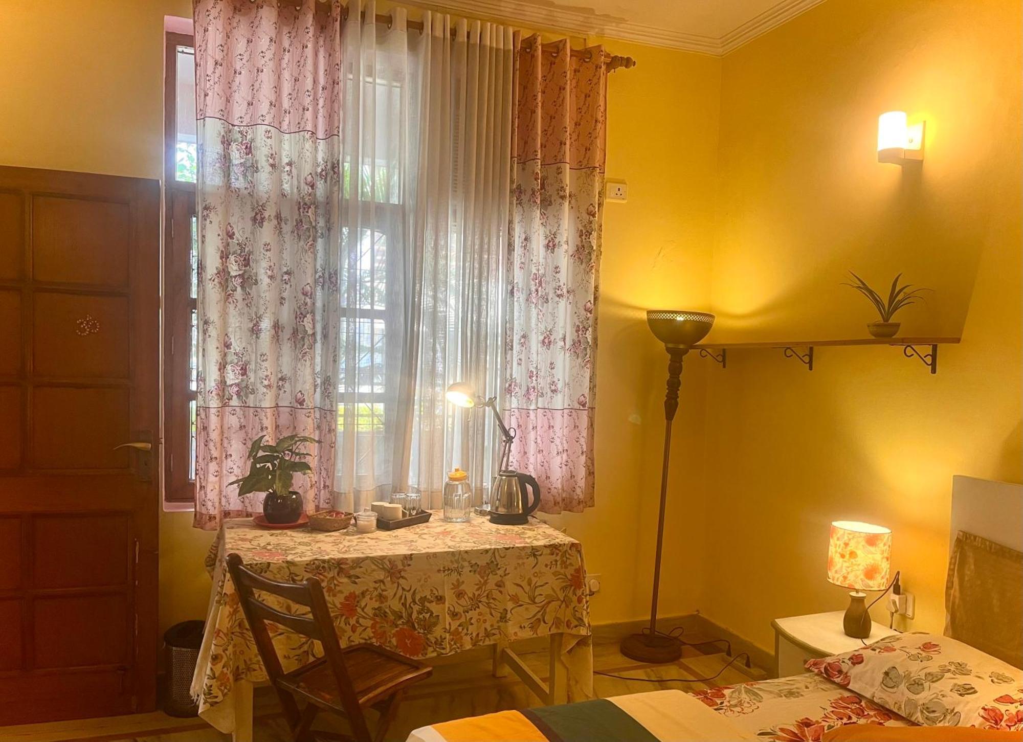 Ganga Vatika Boutique Hotel, リシケーシュ エクステリア 写真