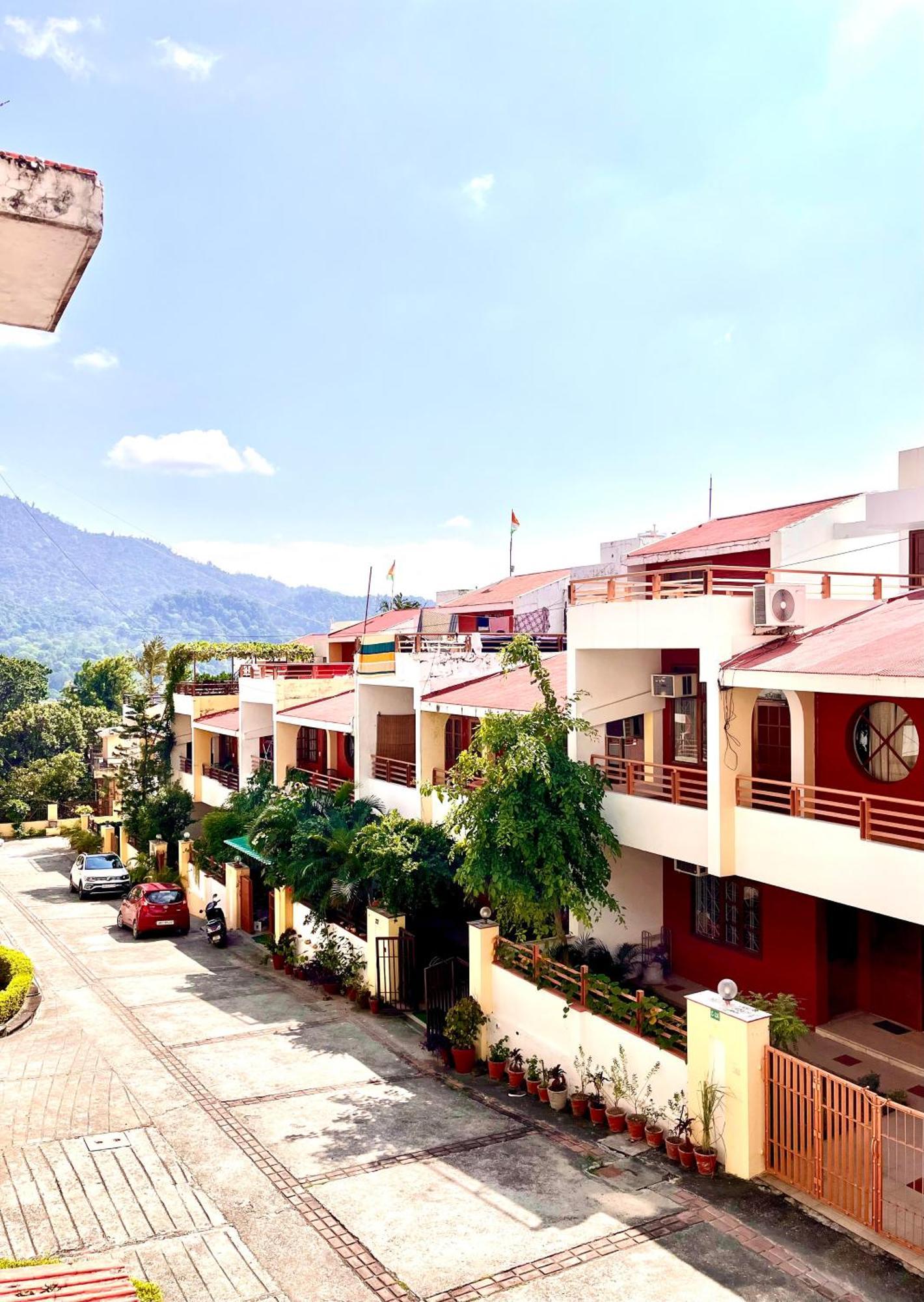 Ganga Vatika Boutique Hotel, リシケーシュ エクステリア 写真
